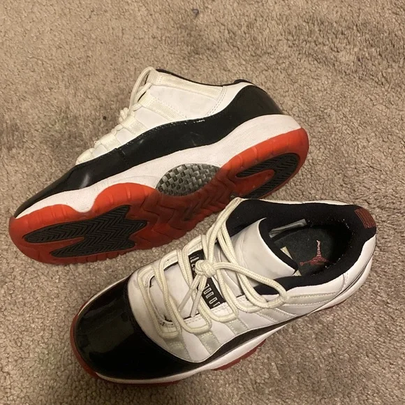 Jordan 11s retro low Concord Bred - Picture 2 of 5